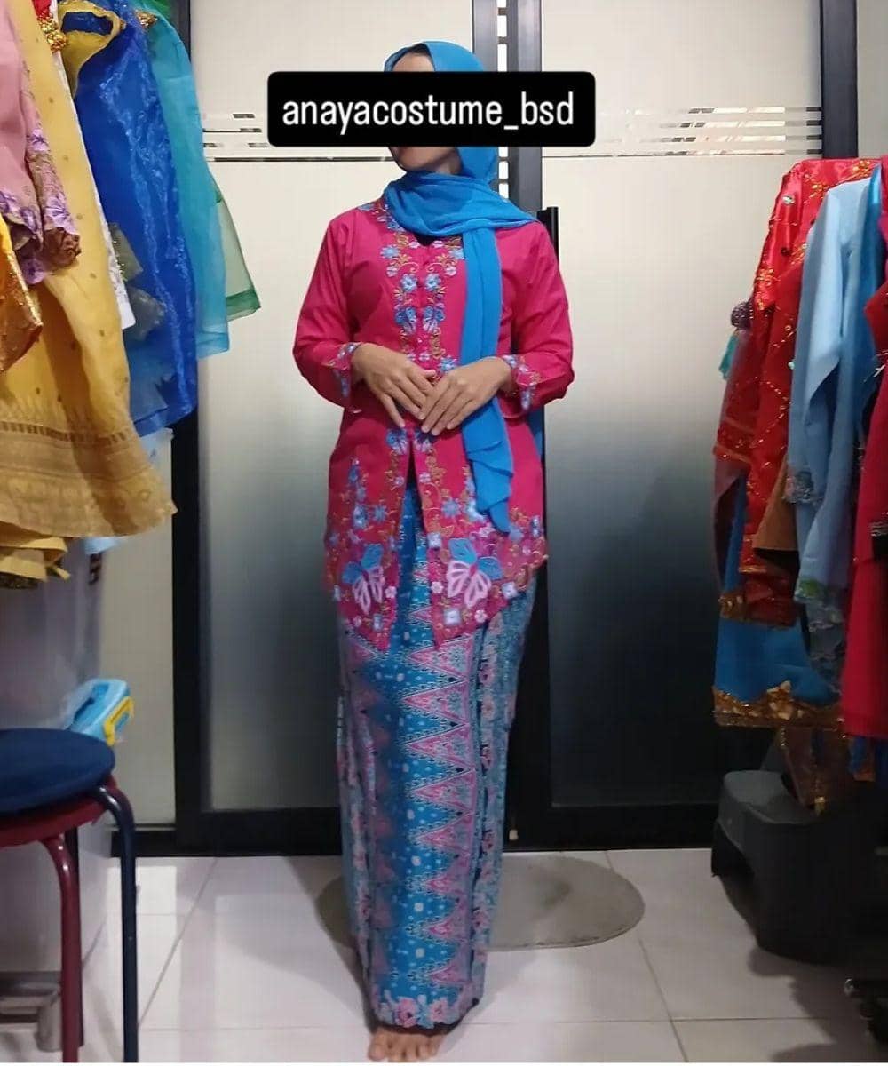 Baju adat toko Anaya Costum BSD