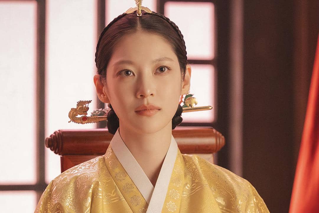 Yoon Yi Rang (Gong Seung Yeon) dalam drakor Perfect Crown 