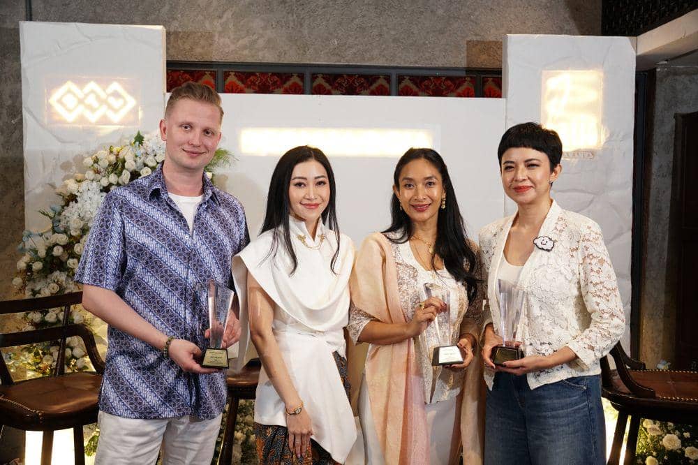 Masuk Pre-Menopause, Intip Cara Happy Salma Tetap Bahagia!