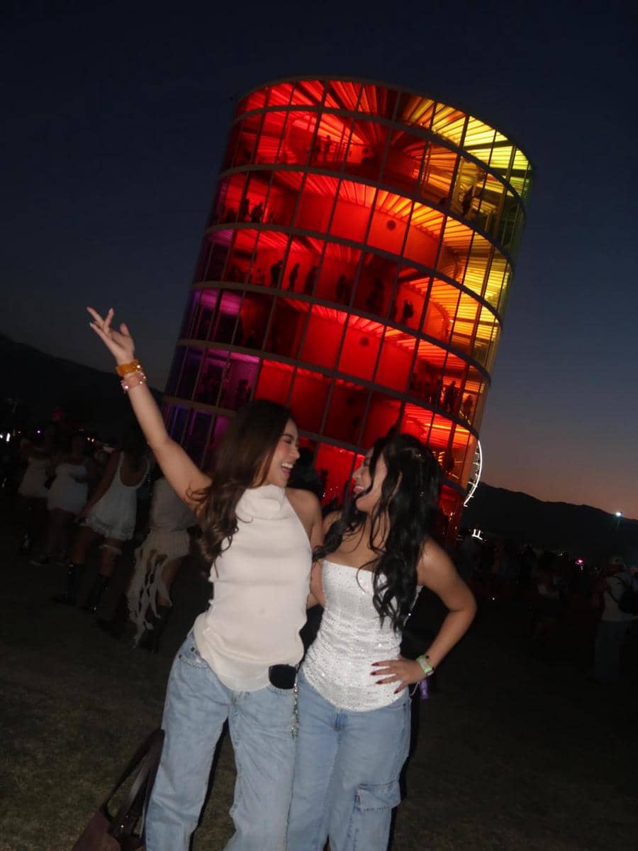 Artis Nonton Coachella 17 April (instagram.com/rachelvennya)