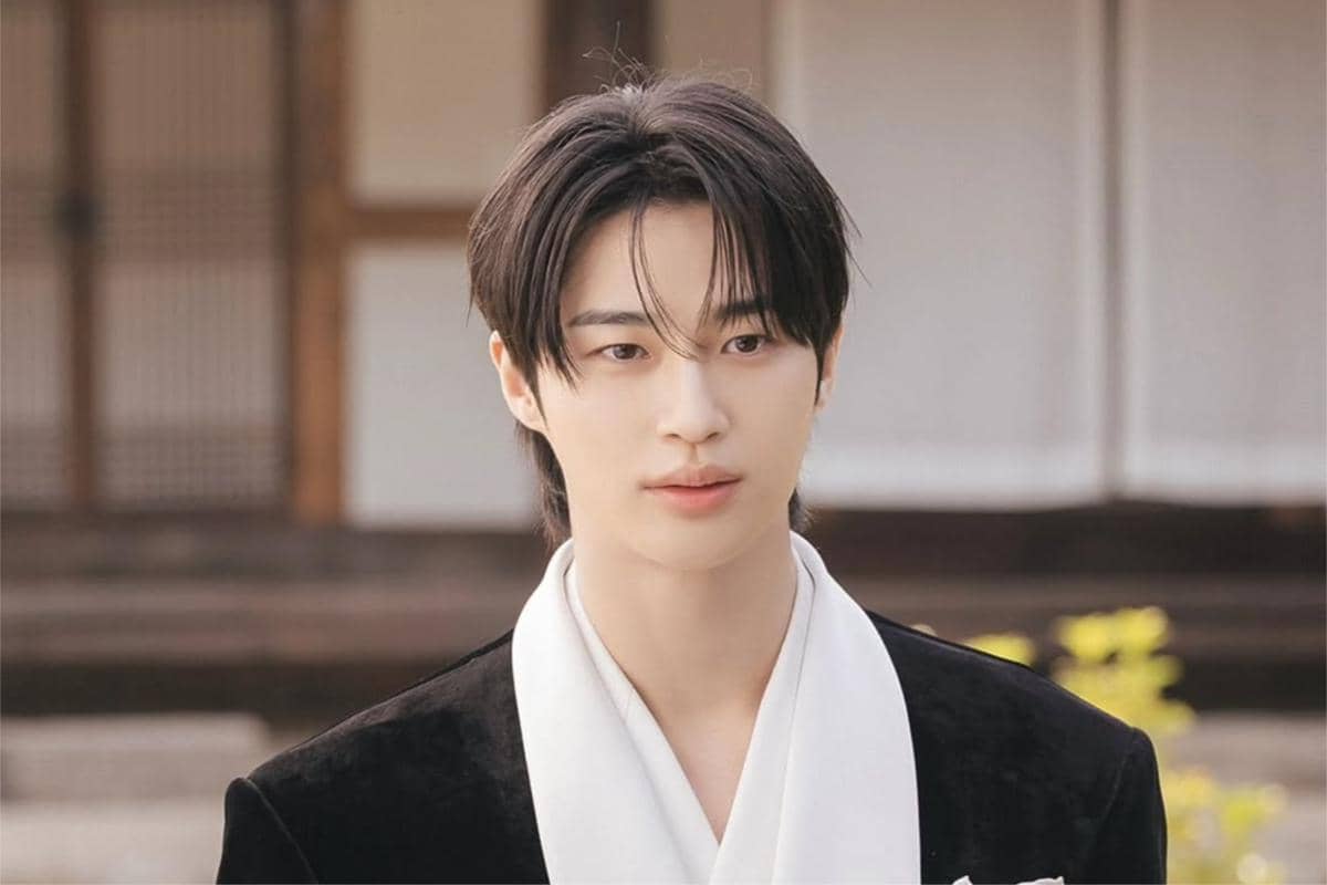 Byeon Woo Seok di drakor Perfect Crown