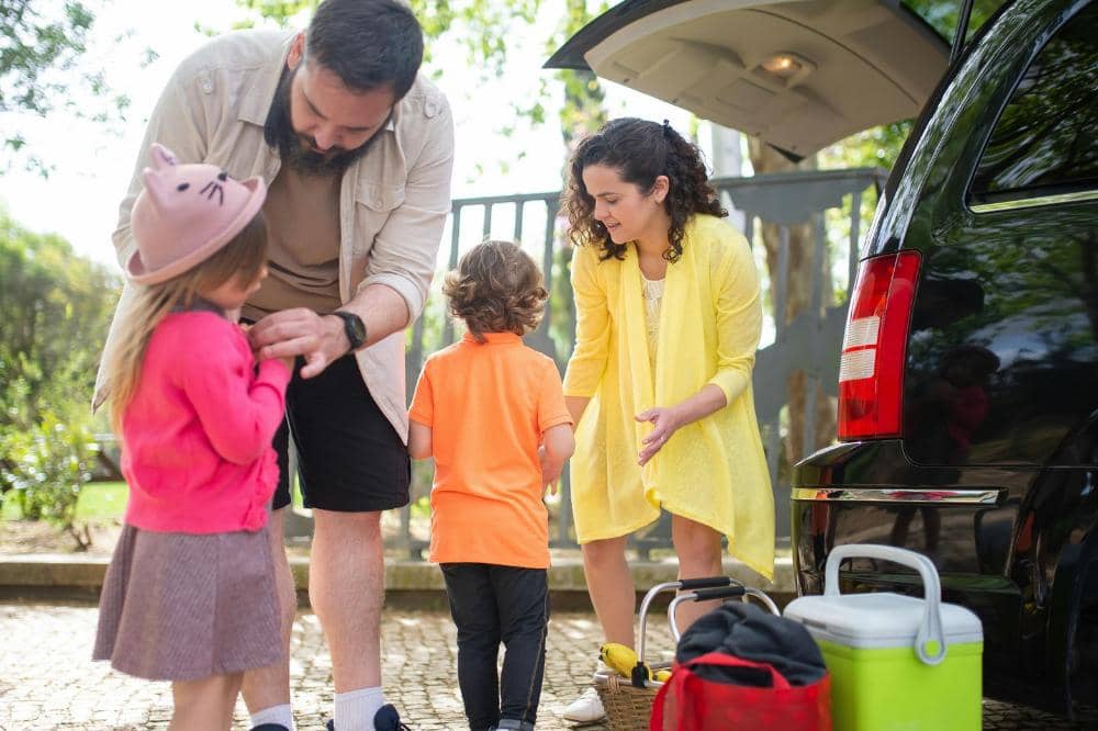 Keluarg bersiap-siap untuk liburan