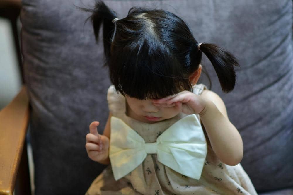 Anak malu bertemu orang baru