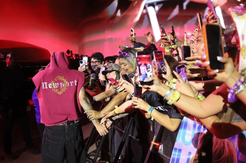 Justin Bieber di depan para penggemar 