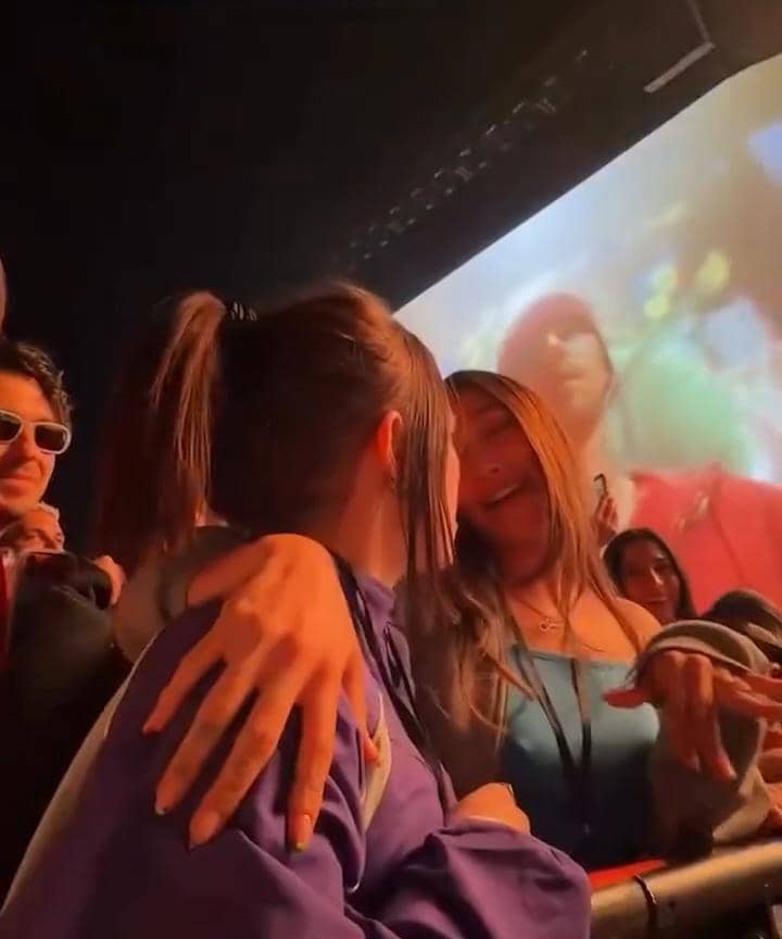 Billie Eilish dan Hailey Bieber 