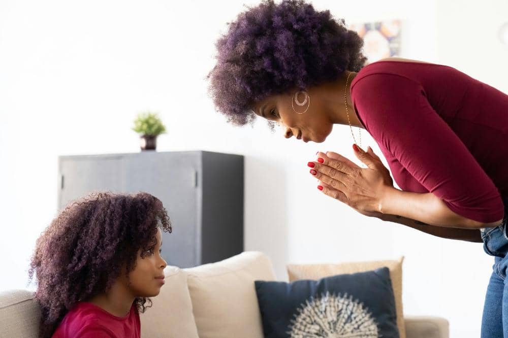 Mama meminta maaf pada anak