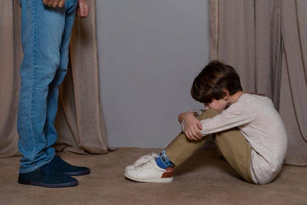 anak laki mendapat kekerasan.jpg