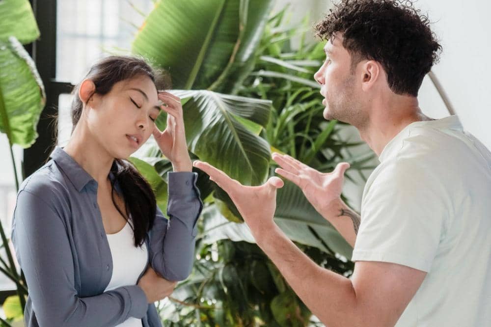 Dampak Orangtua Bertengkar Depan Anak dan Cara Atasinya