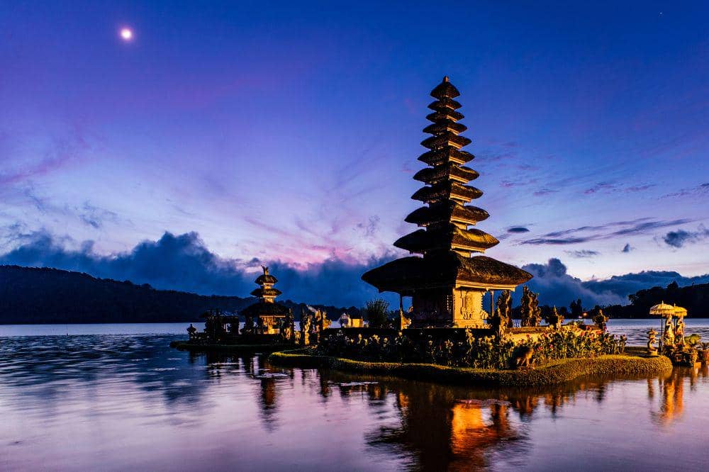 10 Tempat Wisata Malam Bali yang Wajib Dikunjungi