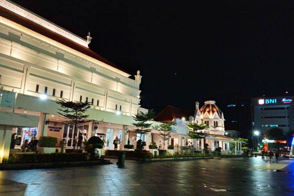 Wisata Malam Surabaya 4.jpg