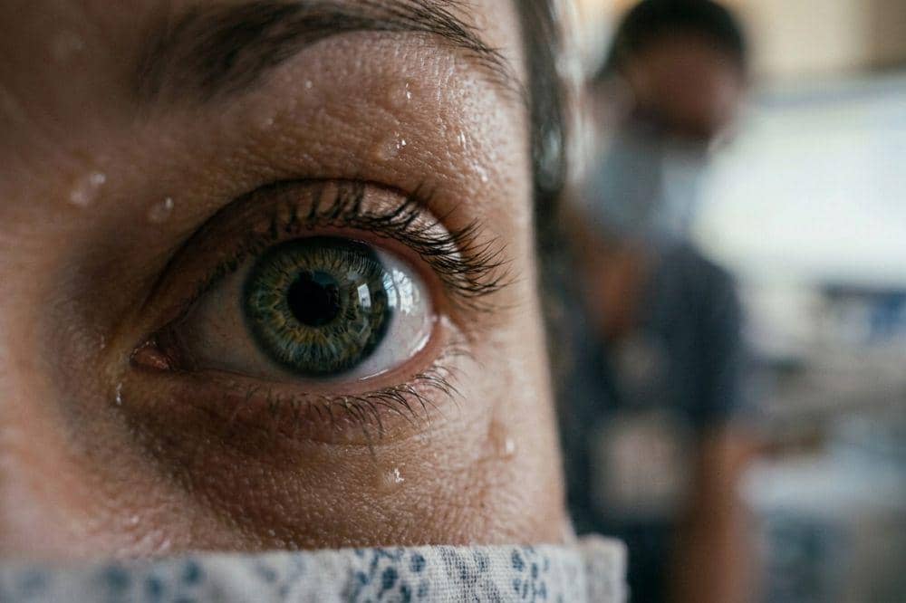 7 Cara Mengejan saat Melahirkan untuk Menghindari Pembuluh Darah di Mata Pecah 5.jpg