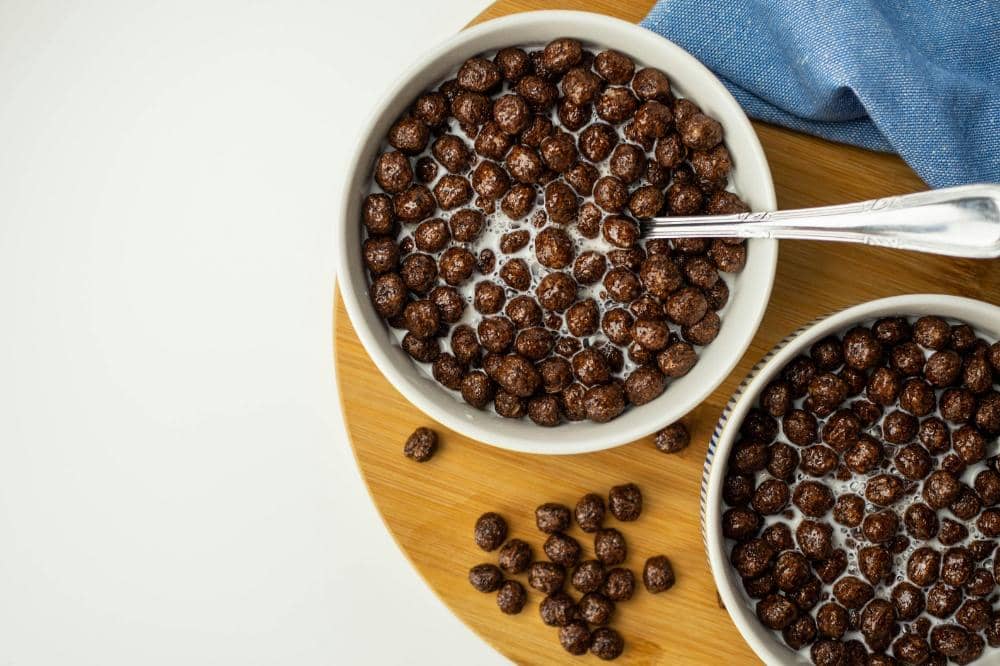 Semangkuk sereal cokelat