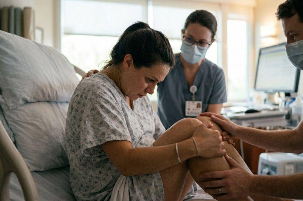 7 Cara Mengejan saat Melahirkan untuk Menghindari Pembuluh Darah di Mata Pecah 3.jpg