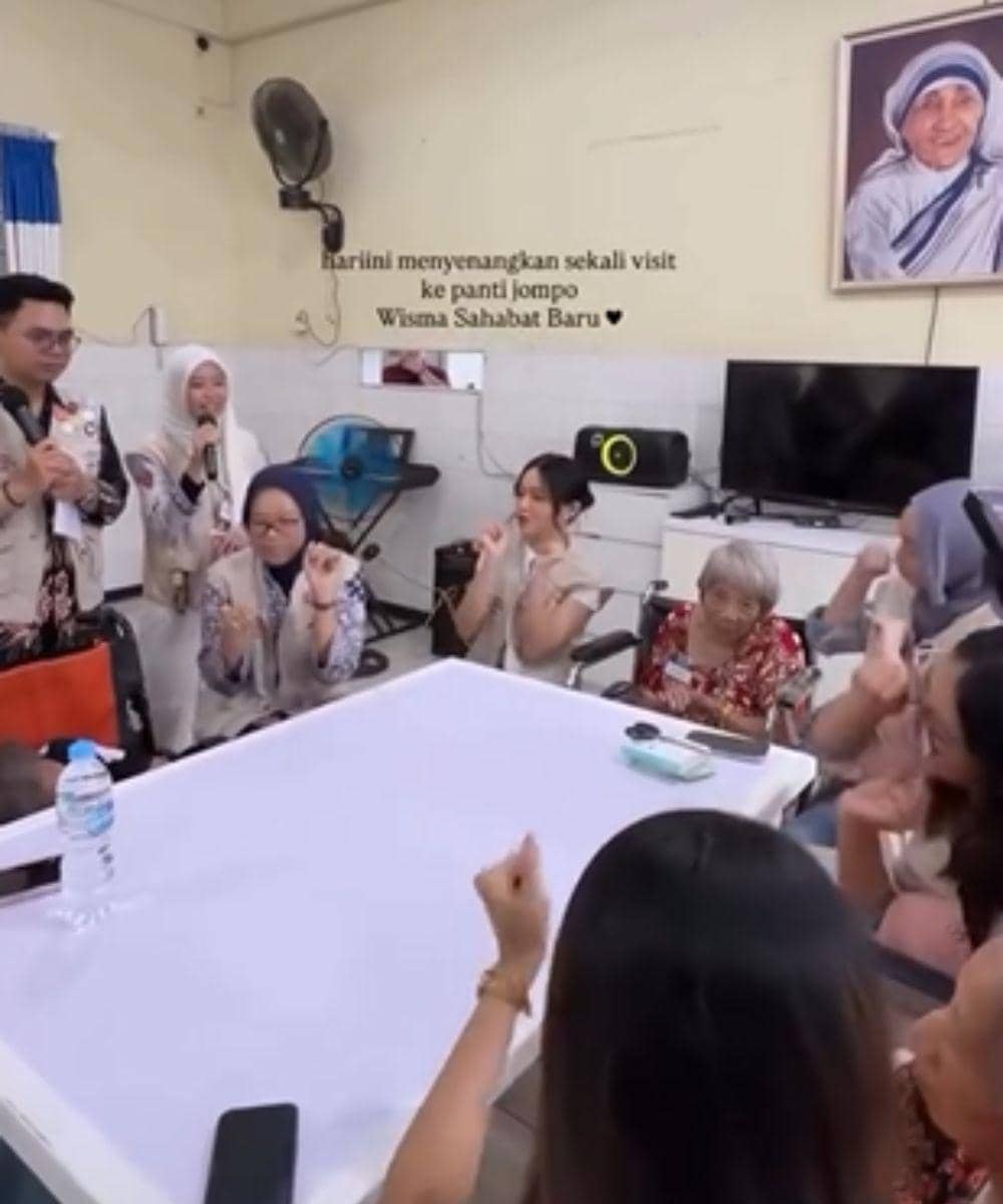 eca aura ke panti jompo di hari kartini