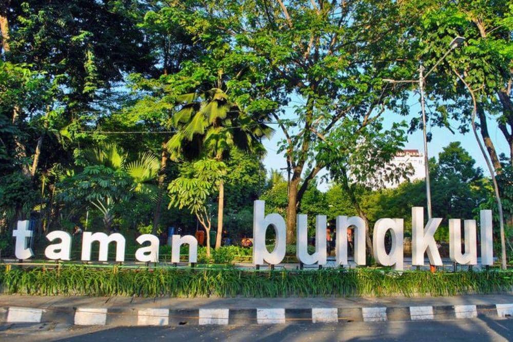 Wisata Malam Surabaya 8.jpg