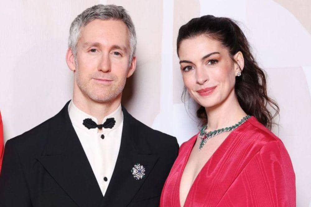 Anne Hathaway merupakan seorang ibu dari dua anak