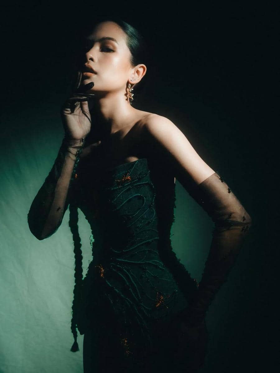 maudy ayunda gaun roh semut