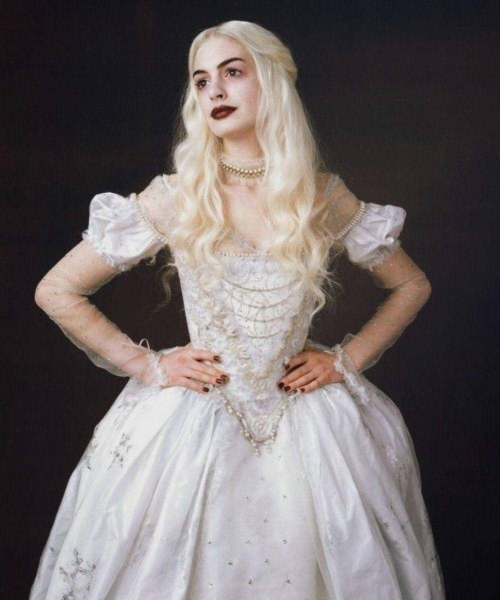 Anne Hathaway Jadi Bintang Tercantik 2026, Intip 12 Gayanya di Film! 8.jpg