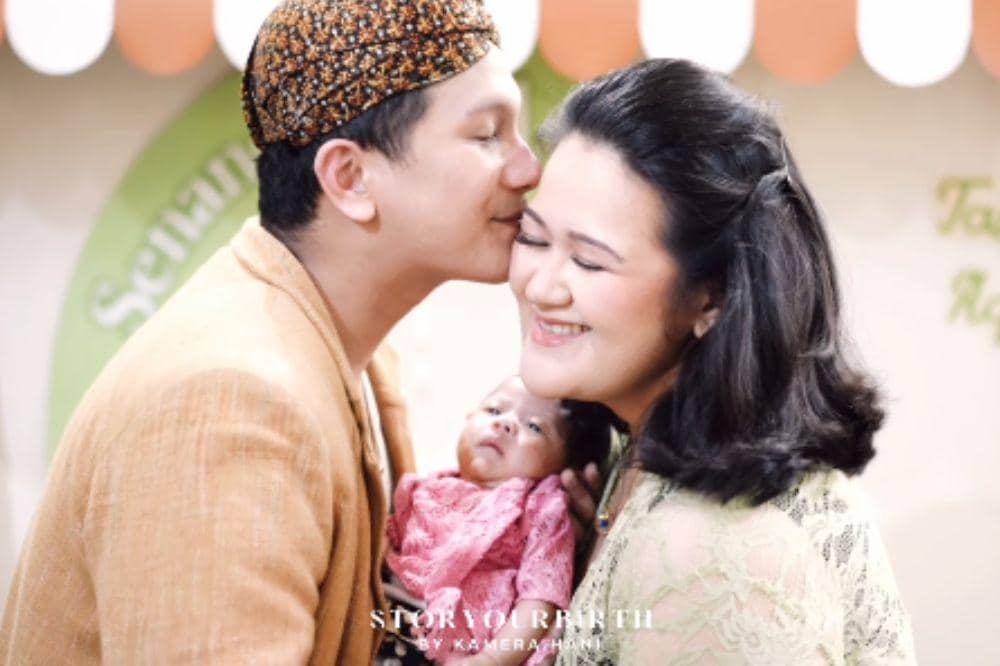 9 Foto Akikah Anak Putri Habibie, Kental Nuansa Tradisional