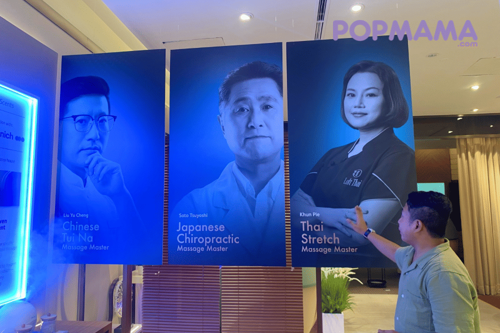 Relaksasi dengan Teknik Massage Tiga Master Dunia di Kursi Pijat AI (2).png