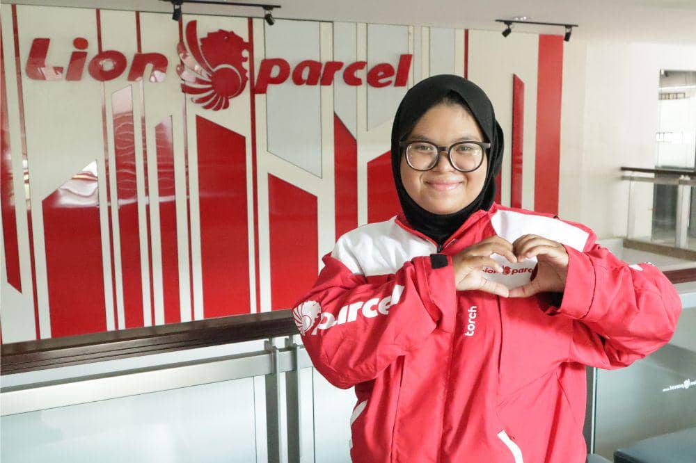 Kartini Masa Kini, Kisah Kurir Lion Parcel Menembus Batas 3.jpg