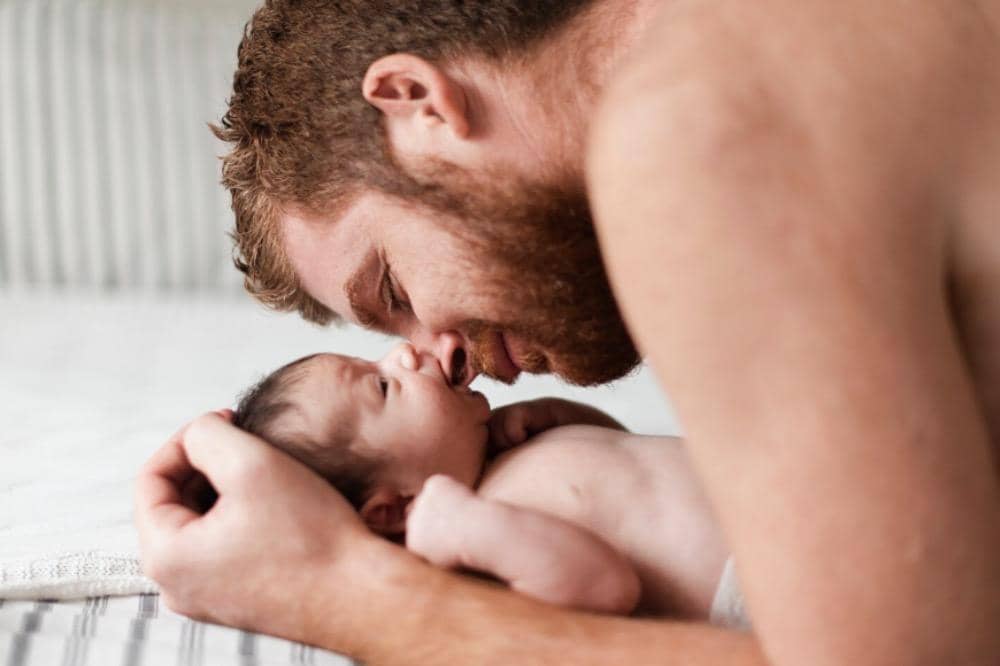 Mengapa "Baby Blues" Juga Bisa Dialami oleh Papa?