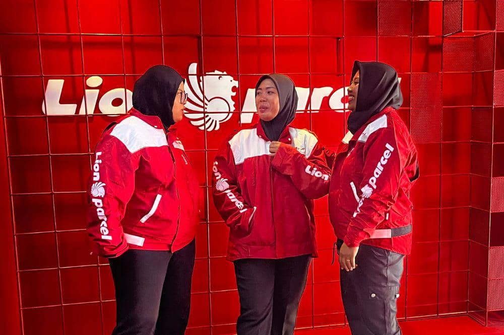 Kartini Masa Kini, Cerita Tiga Kurir Perempuan Menembus Batas