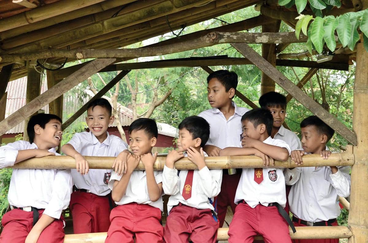 Batasi screen time agar media sosial tidak mengambil alih keseharian anak
