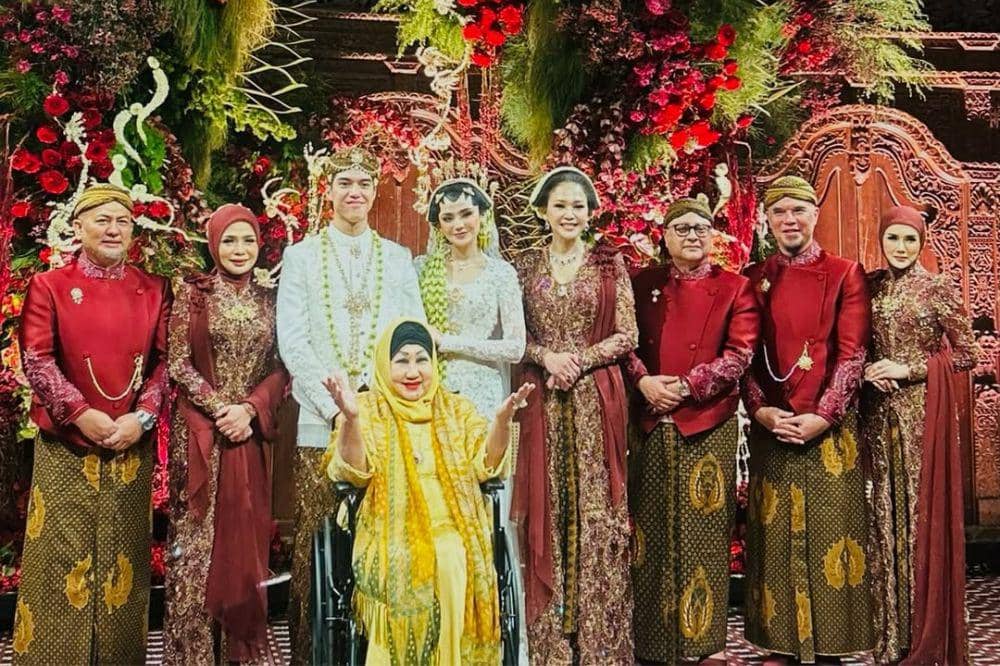 Sah! El Rumi Menikah dengan Syifa Hadju Menggunakan Adat Jawa