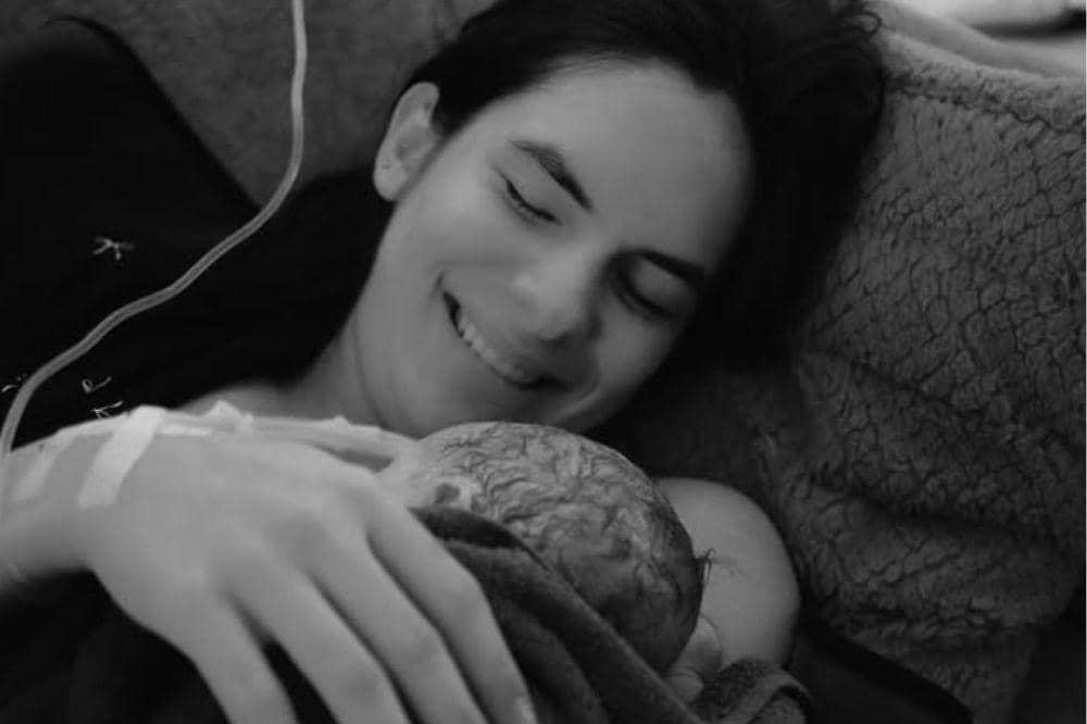 Dibantu Bidan Profesional, Steffi Zamora Tak Ada Trauma Melahirkan