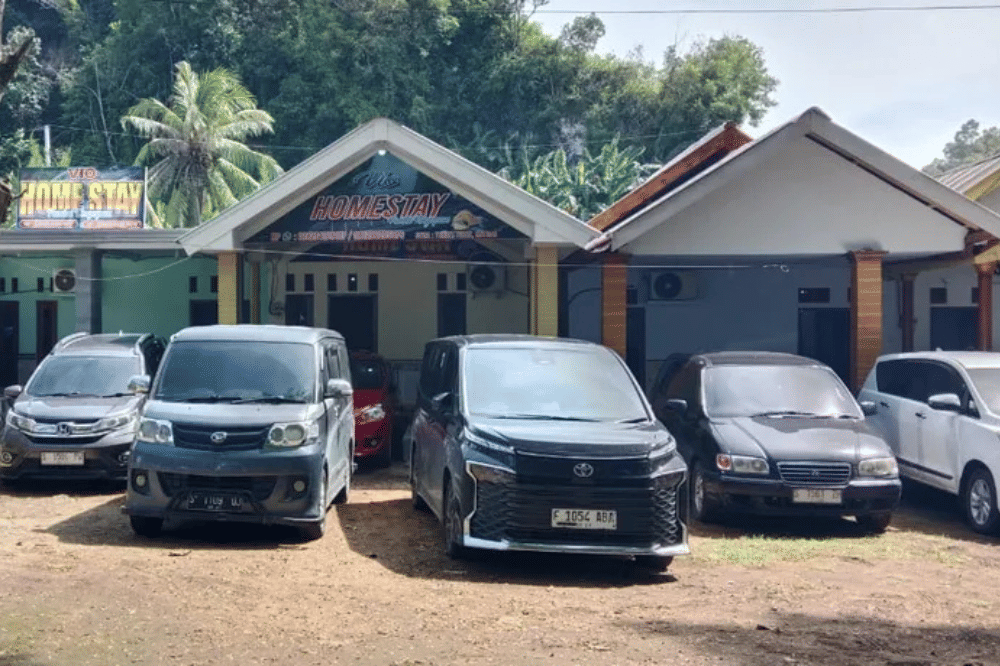 8 Penginapan Dekat Pantai Malang Selatan, Cocok untuk Healing (7).png