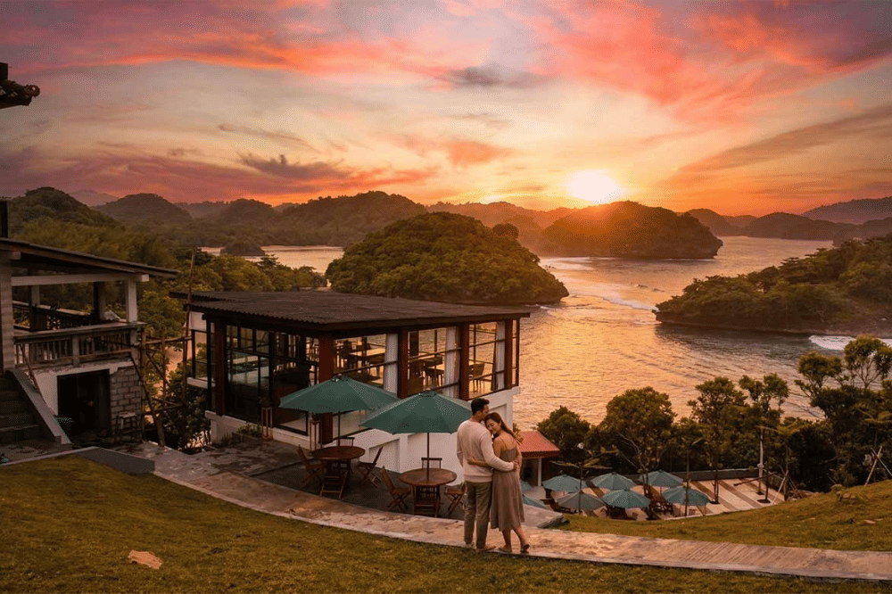 8 Penginapan Dekat Pantai Malang Selatan, Cocok untuk Healing
