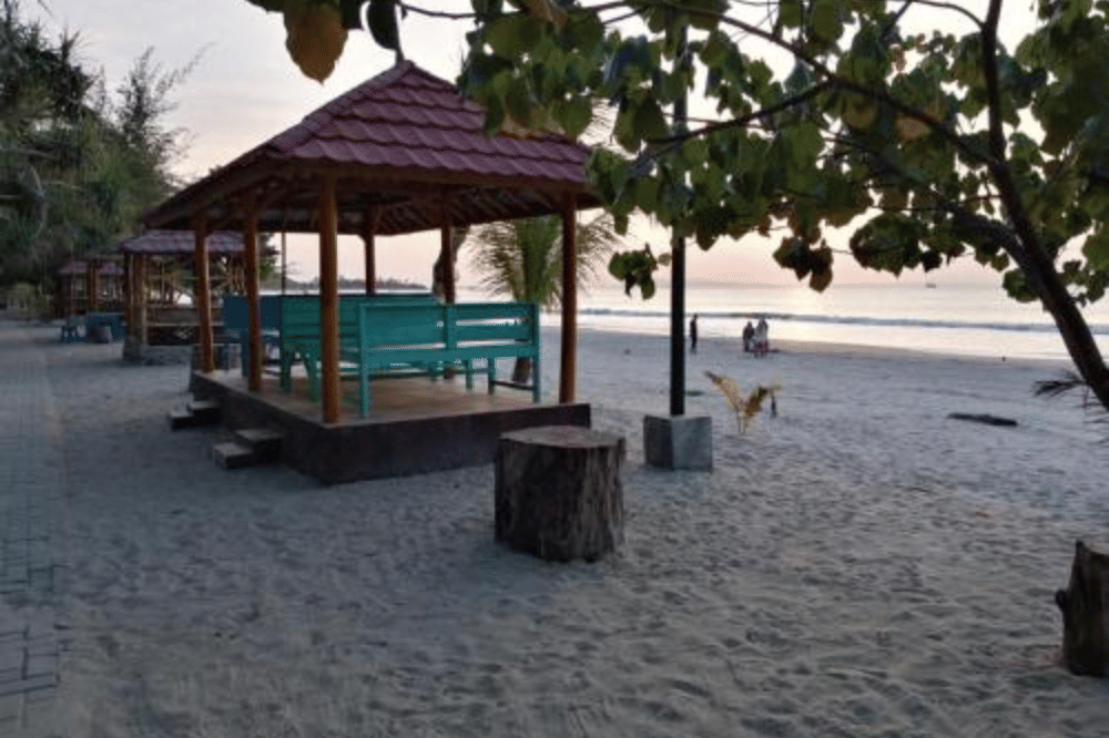 6 Penginapan Dekat Pantai Ujung Kulon dengan Nuansa yang Tenang (6).png