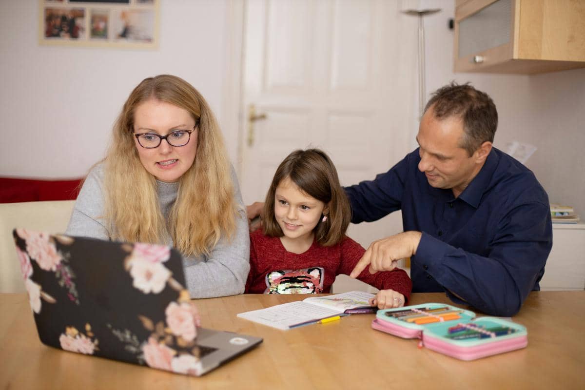 ilustrasi working parents