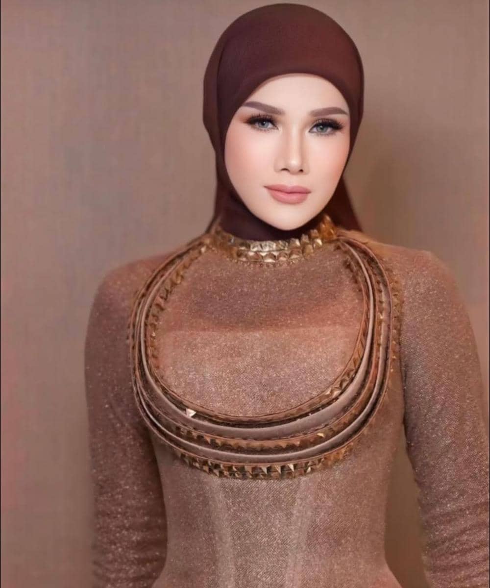 Penampilan Maia Estianty dan Mulan Jameela saat Resepsi El Rumi 2.jpg