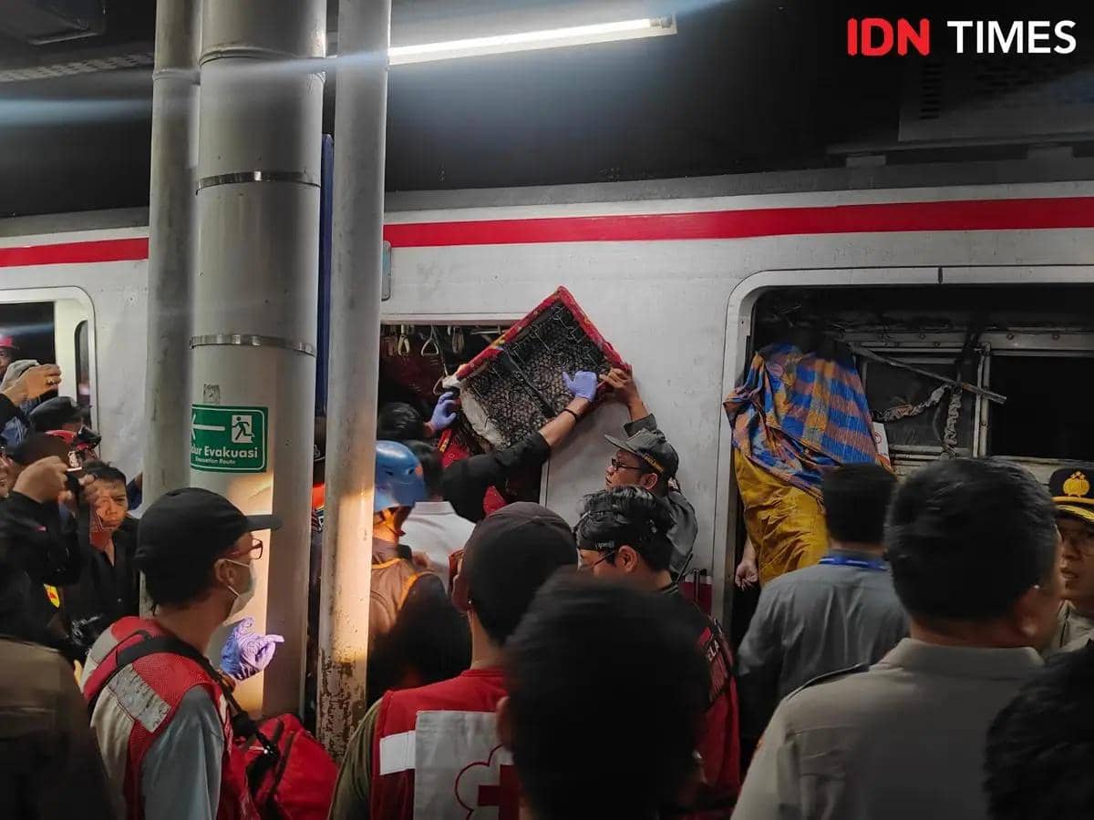 Kronologi Tabrakan Kereta Argo Bromo Anggrek dan KRL di Stasiun Bekasi Timur