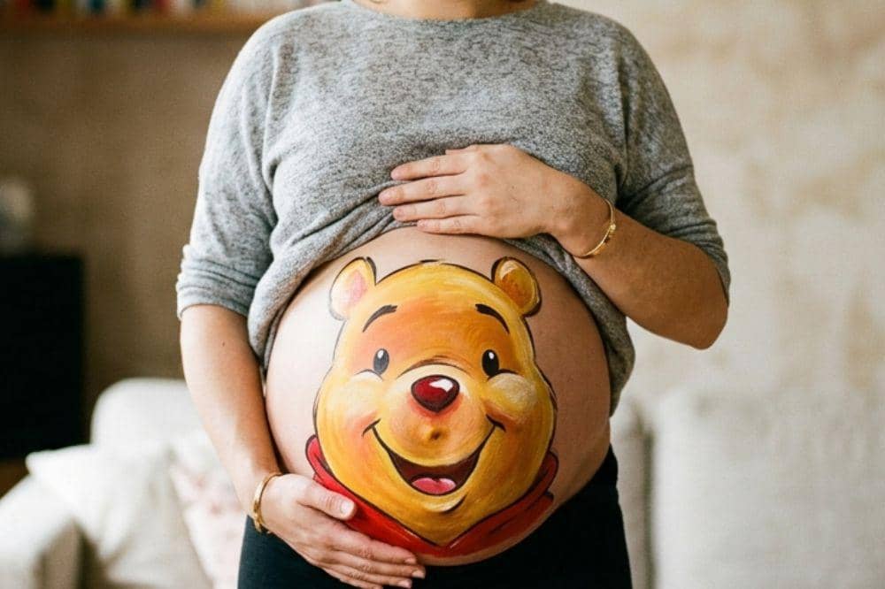 Foto baby bump painted yang bisa jadi inspirasi