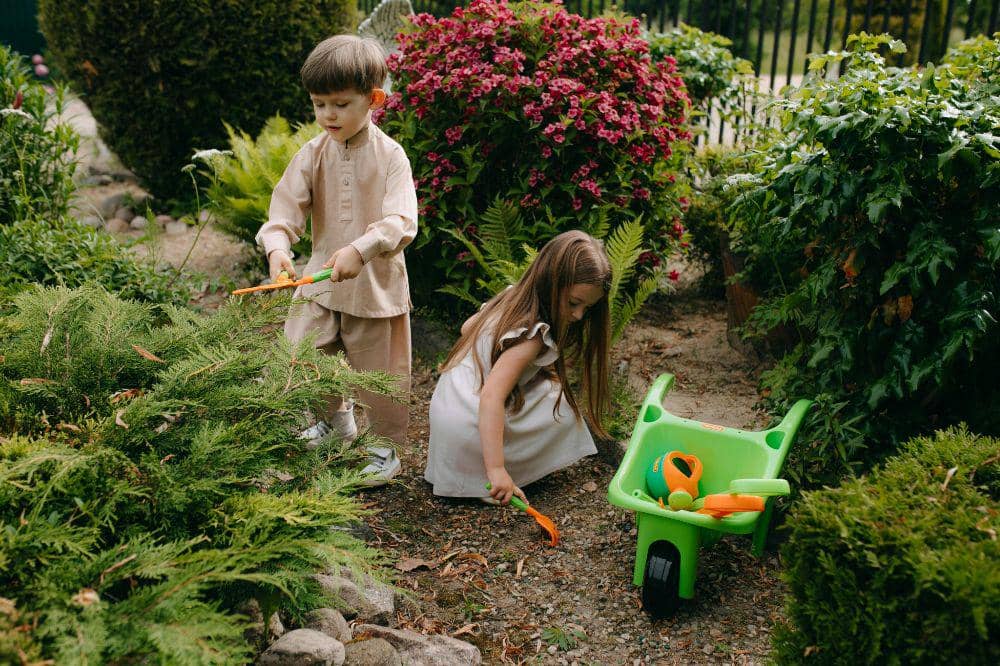 Manfaat dan Panduan Melatih Kemandirian Anak Sesuai Usia