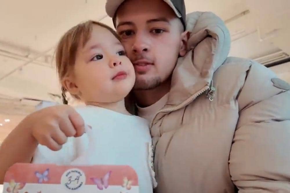 Kamari dan Jusa saat belanja dress after-party