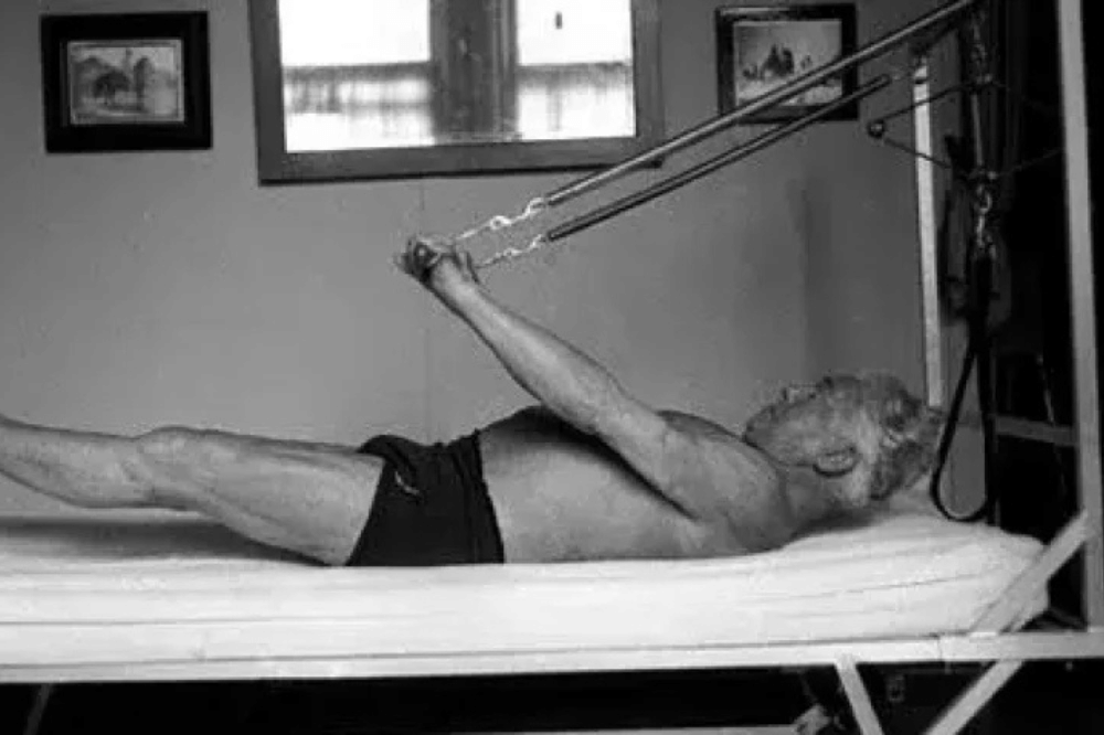 Asal Usul Pilates, Berawal dari Ranjang Rumah Sakit Penjara (4).png
