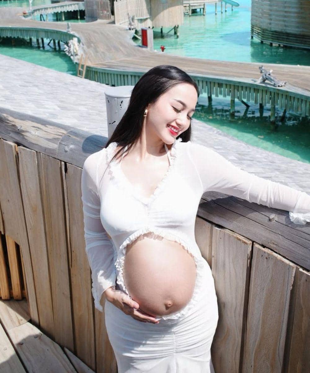 9 Foto Nanda Arsyinta Pamer Baby Bump Kehamilan Kedua 1
