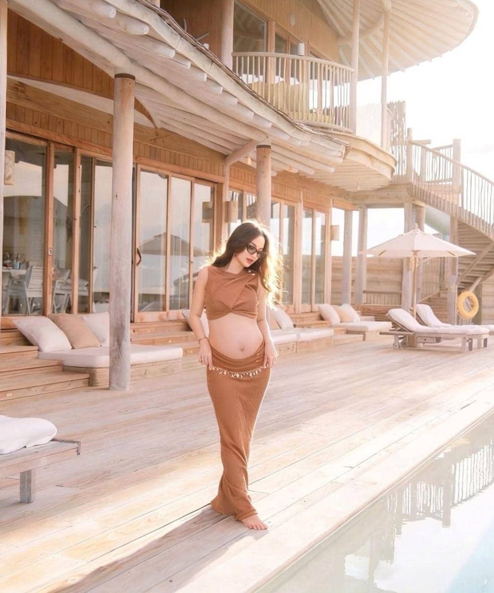 9 Foto Nanda Arsyinta Pamer Baby Bump Kehamilan Kedua 6