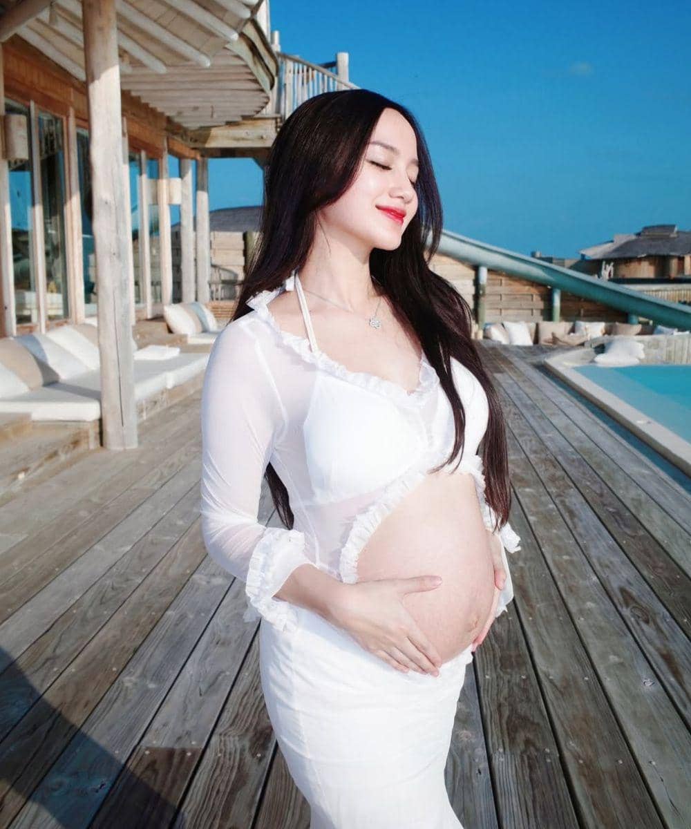 9 Foto Nanda Arsyinta Pamer Baby Bump Kehamilan Kedua 3