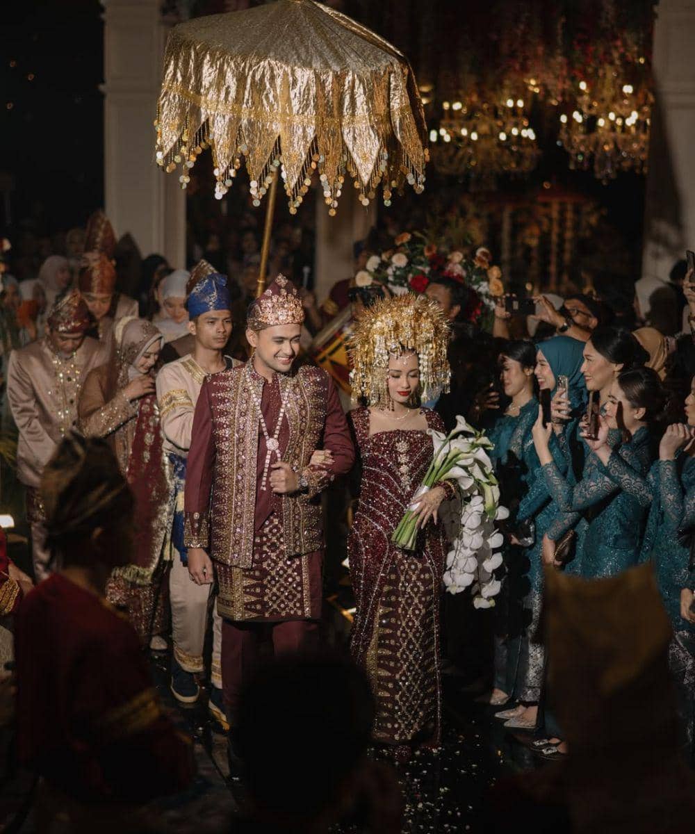 Detail Look Akad & Resepsi Siska-Indian Akbar, Adat Betawi & Minang! 9.jpg