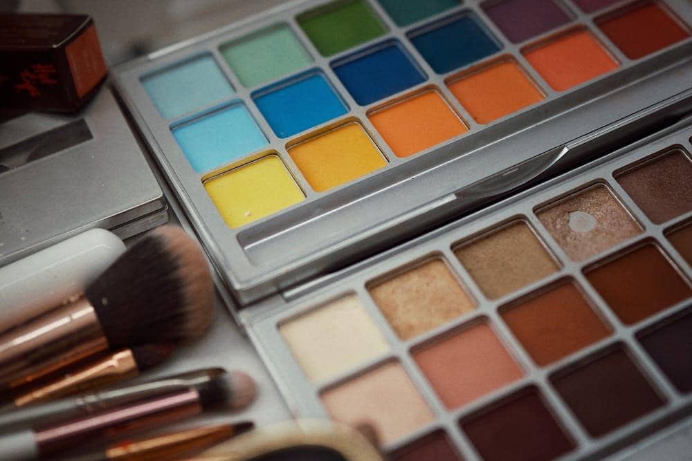 Bahaya Pakai Makeup saat Hamil yang Sering Tidak Disadari
