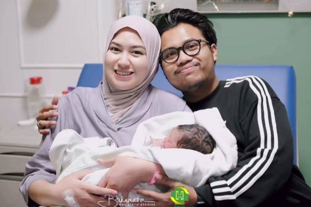 Resmi Jadi Mama! Intip Momen Ochi Rosdiana Melahirkan Anak Pertama