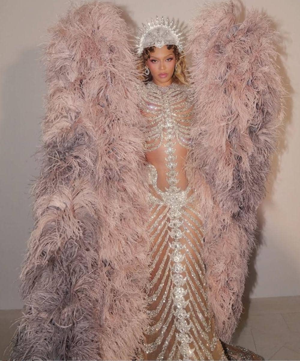 Mewah nan Artistik! 10 Perhiasan Berlian Menawan di Met Gala 2026 2.jpg
