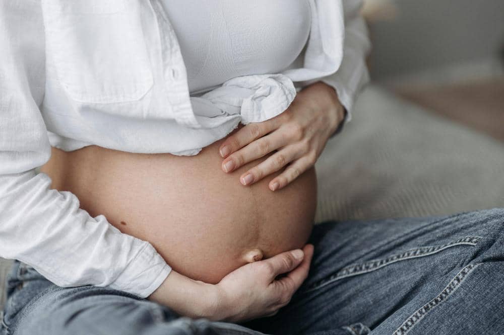 Bayi di Dalam Kandungan Tidak Hanya Menendang