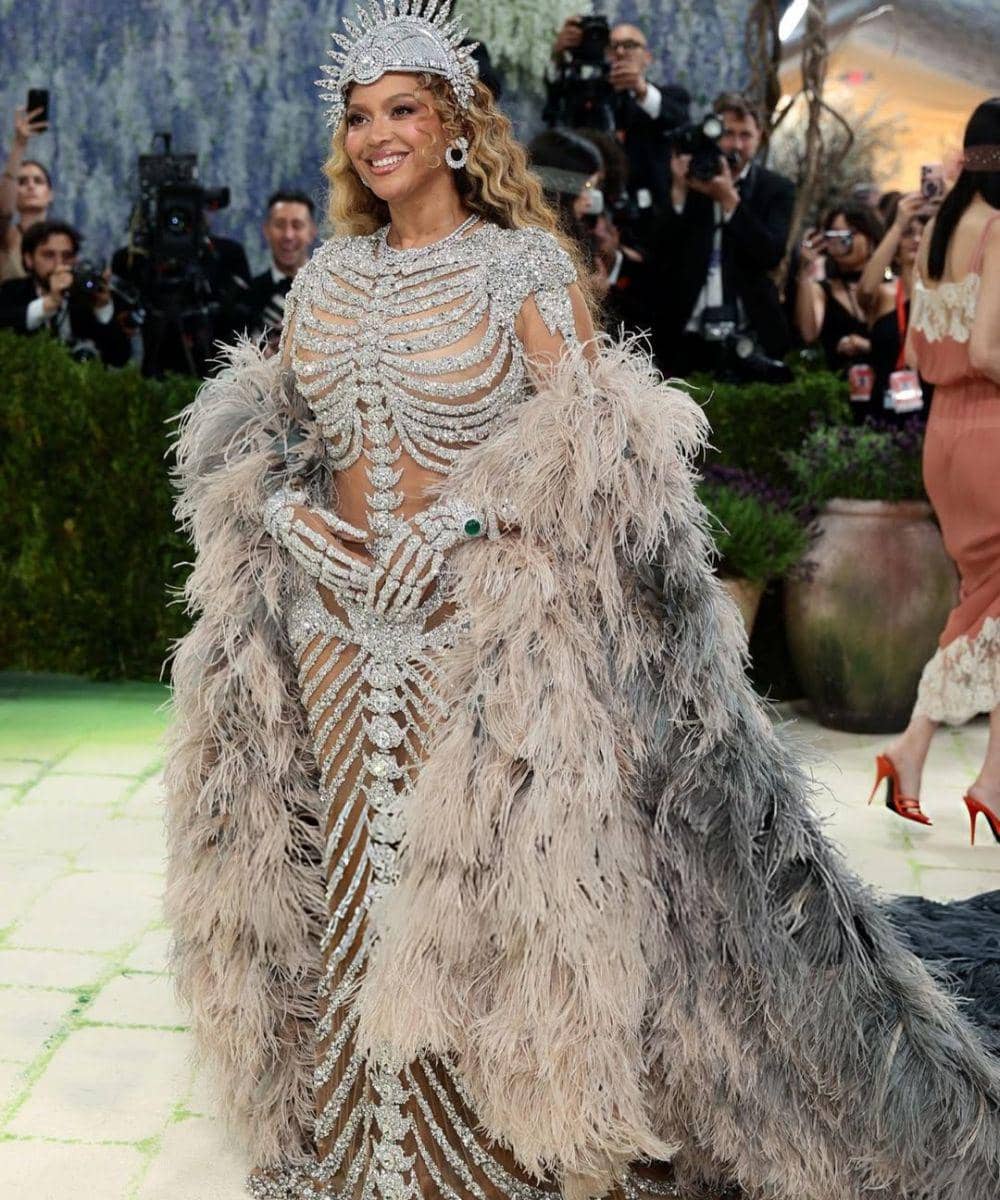 Kembali Setelah 10 Tahun, Intip Gaya Ikonik Beyoncé di Met Gala 2026! 7.jpg