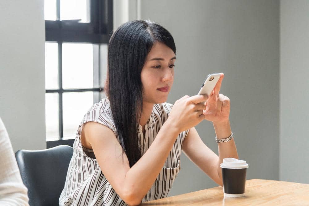 28 Kumpulan Kata-Kata Status WA Mama Muda yang Lucu dan Menghibur